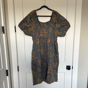 NWT. 3XL Floral Puff Sleeve Midi Dress. Square Neck. Flattering Fit.